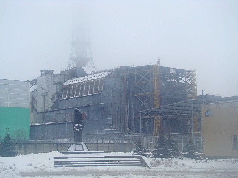 На Чернобыльской АЭС под тяжестью снега обрушилась кровля - фото 1